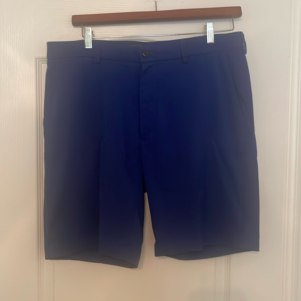 Mens Blue golf shorts, size 36, color Blue in Excellent condition